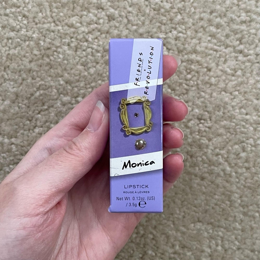 Makeup Revolution x Friends Monica Lipstick - Picture 5 of 13